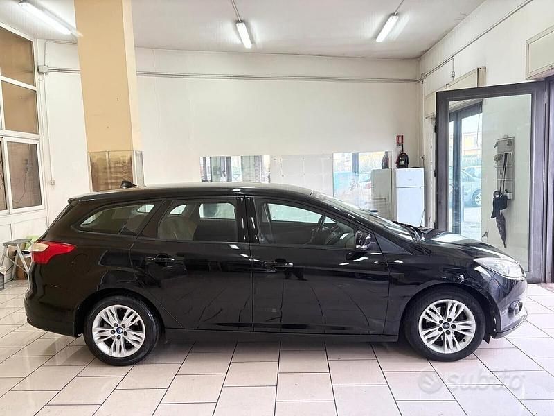 Usata Ford Focus 115 CV (84 kW) 2014 Nero Station wagon