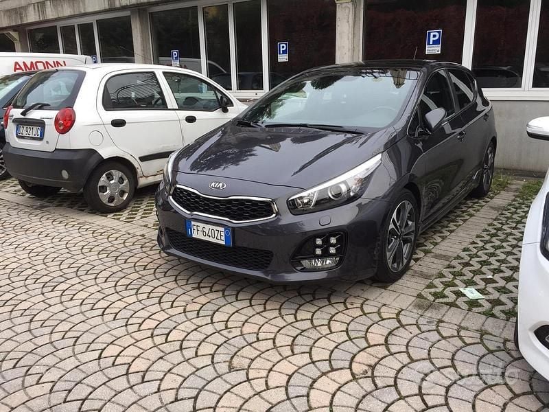 Usata Kia Ceed GT GT-Line 120 CV (88 kW) 2016 Grigio Berlina