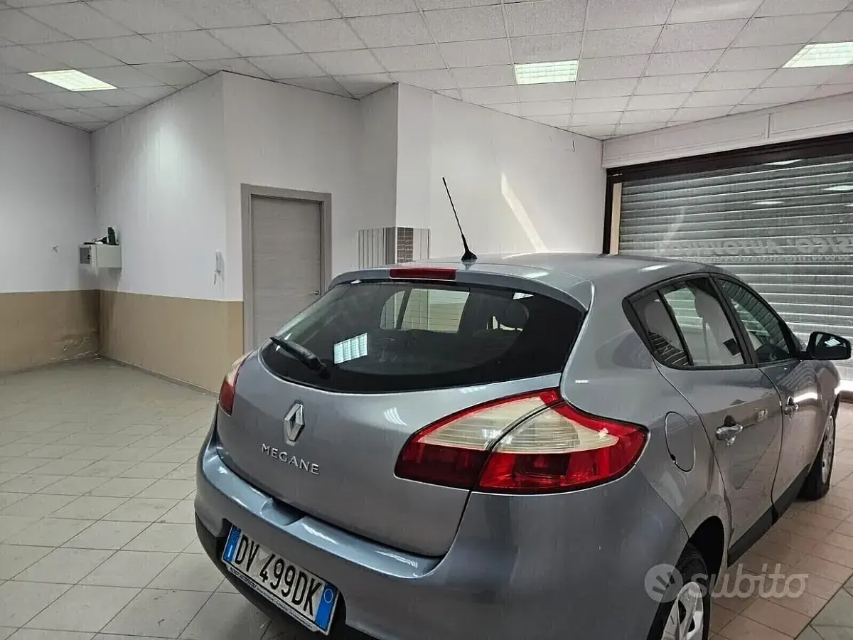 Usata Renault Mégane 90 CV (66 kW) 2009 Bluazzurro Berlina