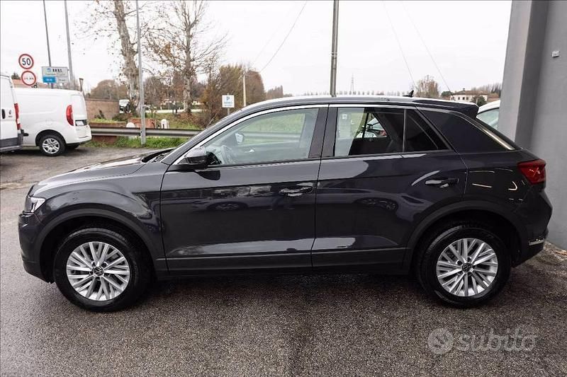 Usata VW T-Roc Style 110 CV (80 kW) 2021 Grigio metallizzato SUV