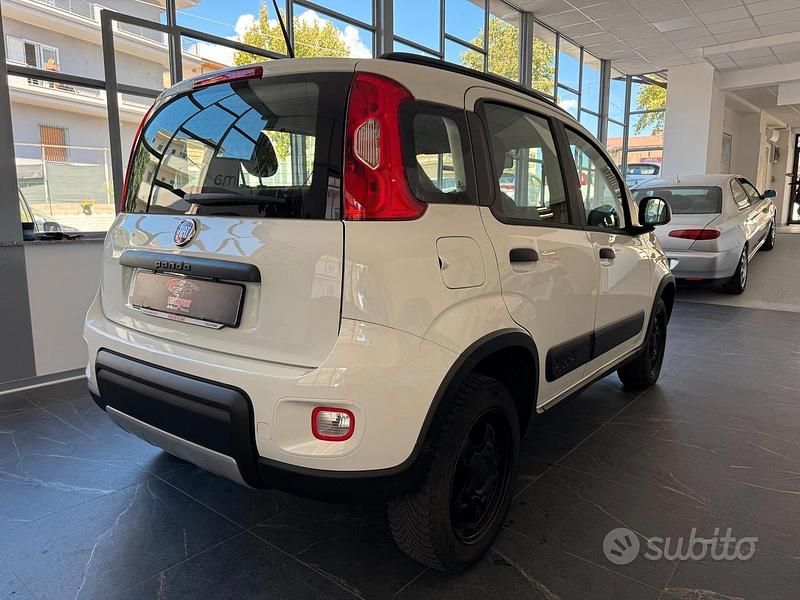 Usata Fiat Panda 4x4 S 85 CV (62 kW) 2020 Bianco Utilitaria
