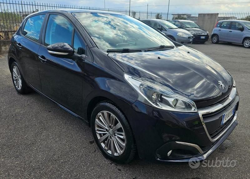 Usata Peugeot 208 Access 85 CV (62 kW) 2016 Blu Utilitaria