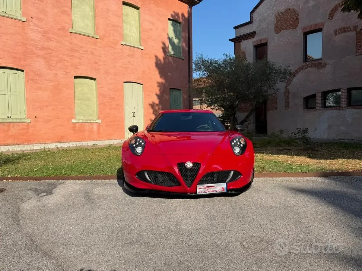 Usata Alfa Romeo 4C 241 CV (177 kW) 2016 Rosso Coupé