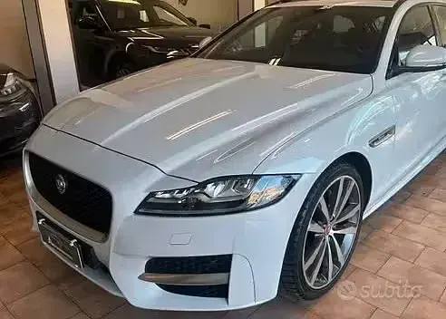 Usata Jaguar XF 163 CV (119 kW) 2016 Bianco Berlina