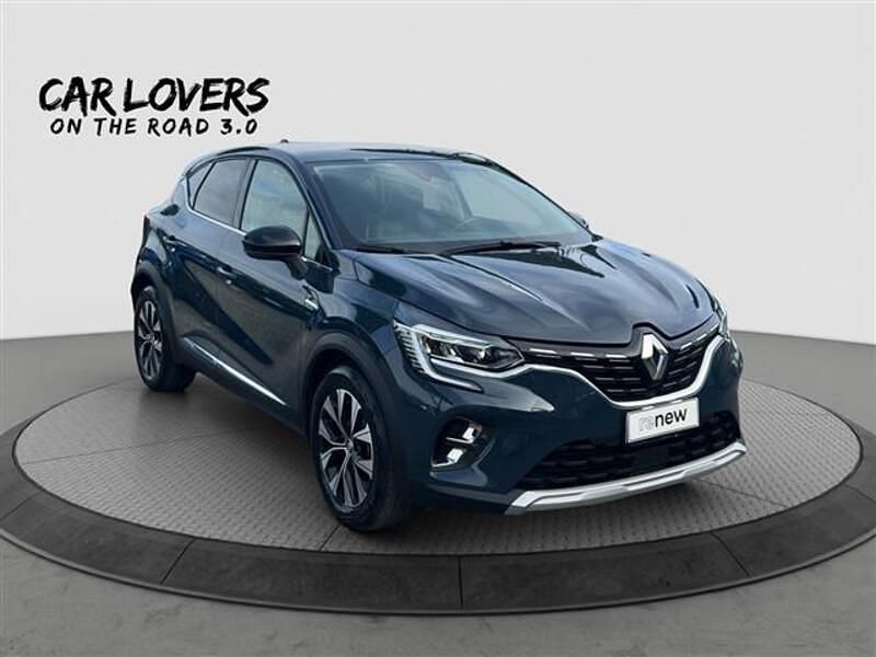 Usata Renault Captur Techno 145 CV (106 kW) 2023 Blu scuro SUV