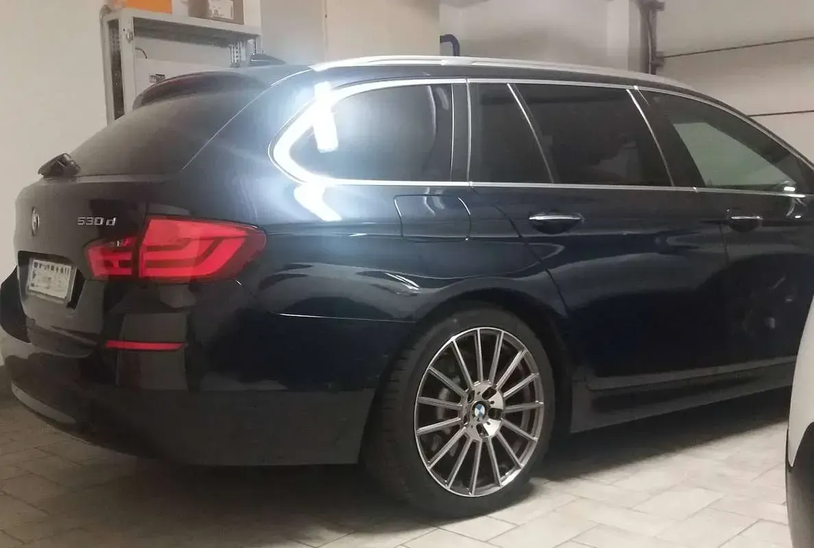 Usata BMW 530 245 CV (180 kW) 2011 Blu/azzurro Station wagon