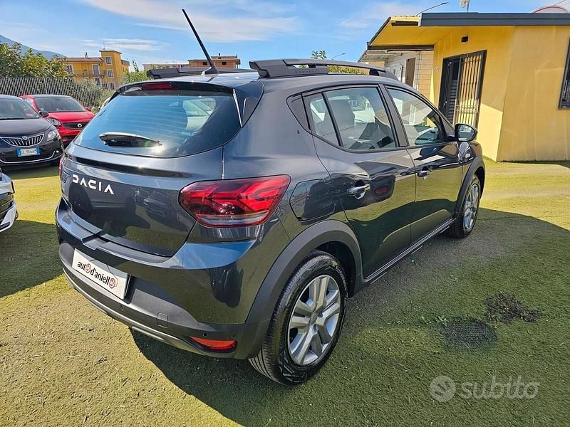 Usata Dacia Sandero Stepway 101 CV (74 kW) 2023 Grigio Berlina