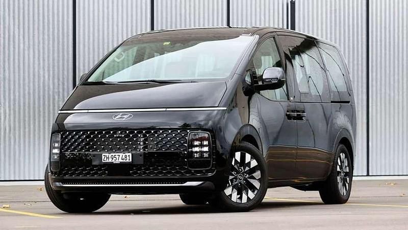 Nuova Hyundai Staria 224 CV (164 kW) 2026 Grigio Monovolume