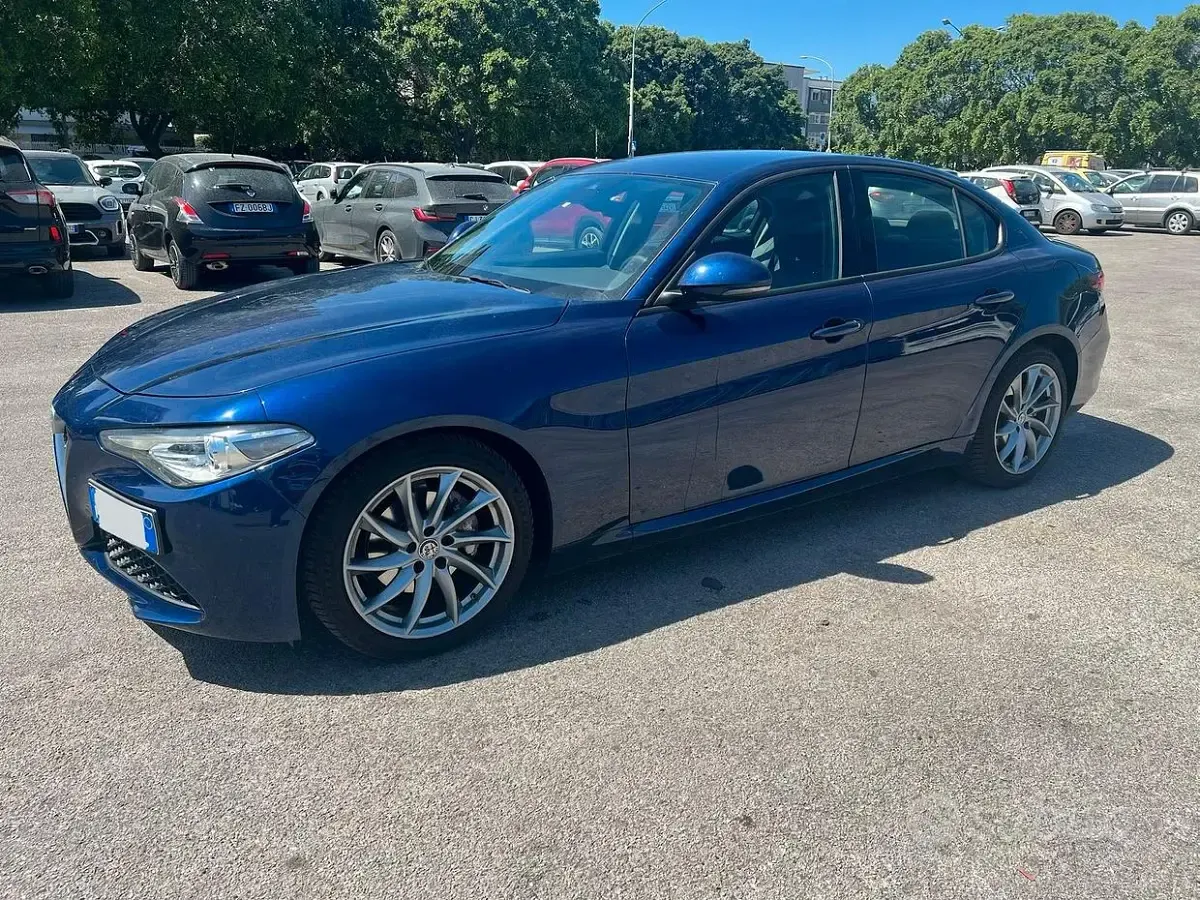 Gebraucht Alfa Romeo Giulia 150 PS (110 kW) 2018 Blau Limousine