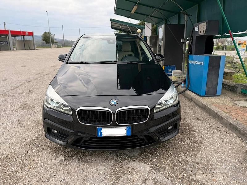 Usata BMW 218 Luxury Line 150 CV (110 kW) 2015 Nero Station wagon