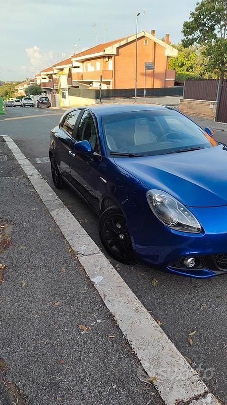 Usata Alfa Romeo Giulietta Super 120 CV (88 kW) 2017 Blu Berlina