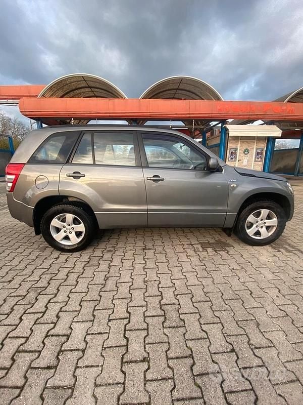 Usata Suzuki Vitara 2007 Grigio SUV