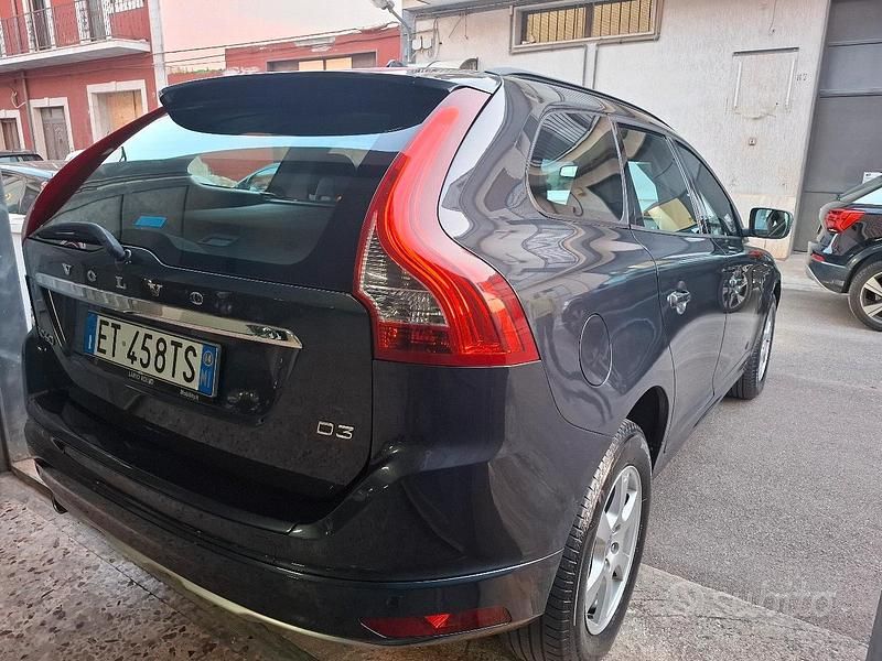Usata Volvo XC60 Momentum 136 CV (100 kW) 2014 Blu SUV