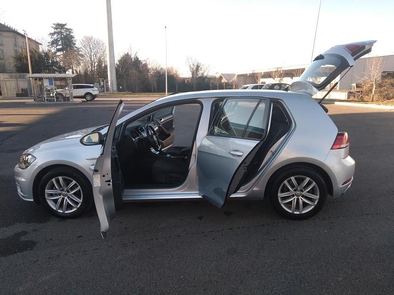 Usata VW Golf VIII Executive 130 CV (95 kW) 2020 Argento Berlina