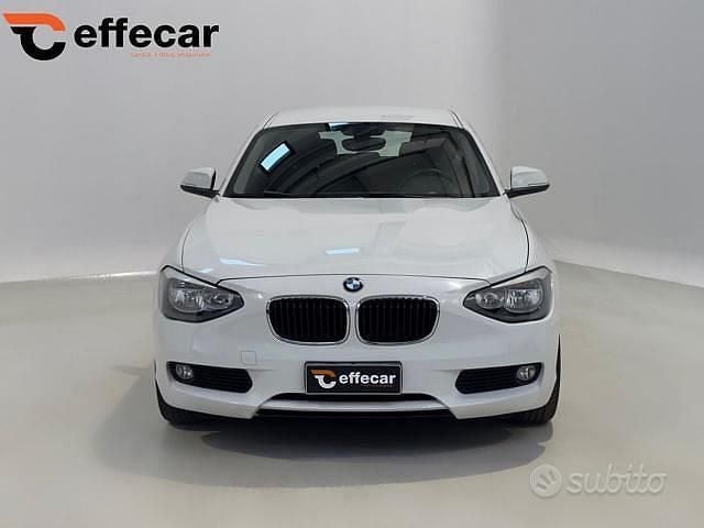 Usata BMW 116 Sport Line 116 CV (85 kW) 2013 Bianco Utilitaria