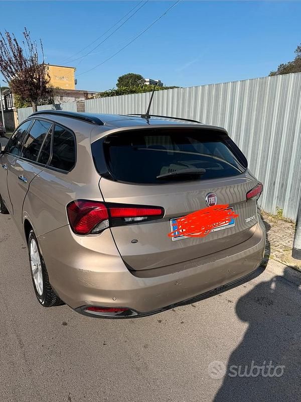 Usata Fiat Tipo Wagon 120 CV (88 kW) 2018 Marrone Station wagon