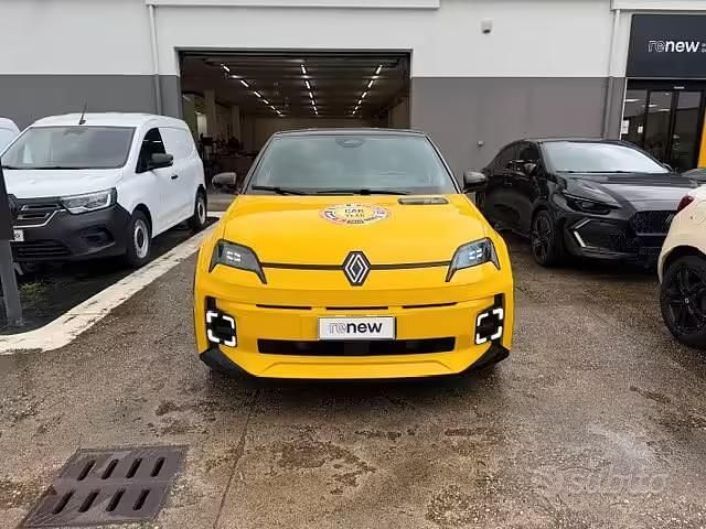 Usata Renault 5 E-Tech Iconic 110 kW (150 CV) 2024 Giallo Berlina