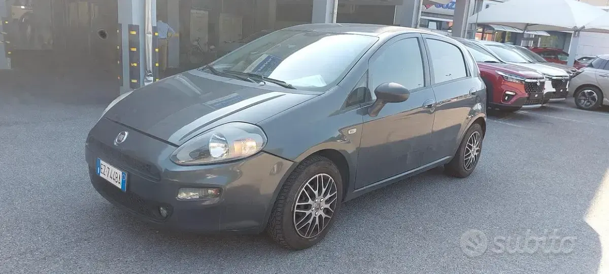 Usata Fiat Punto Lounge 85 CV (62 kW) 2015 Utilitaria