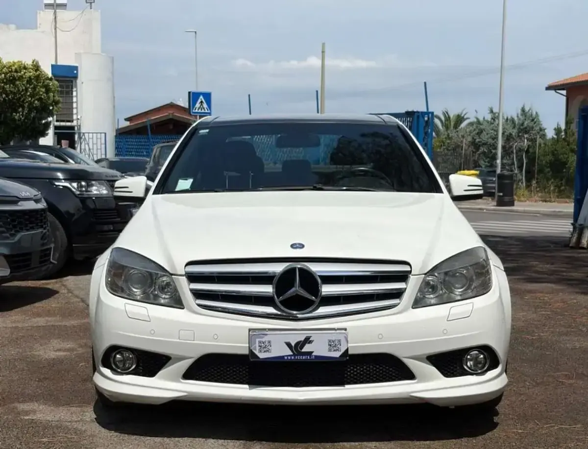 Usata Mercedes C220 Avantgarde 170 CV (125 kW) 2009 Bianco Berlina