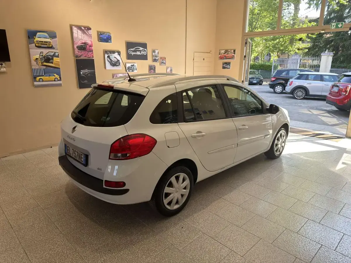Usata Renault Clio Dynamique 88 CV (64 kW) 2012 Bianco Station wagon