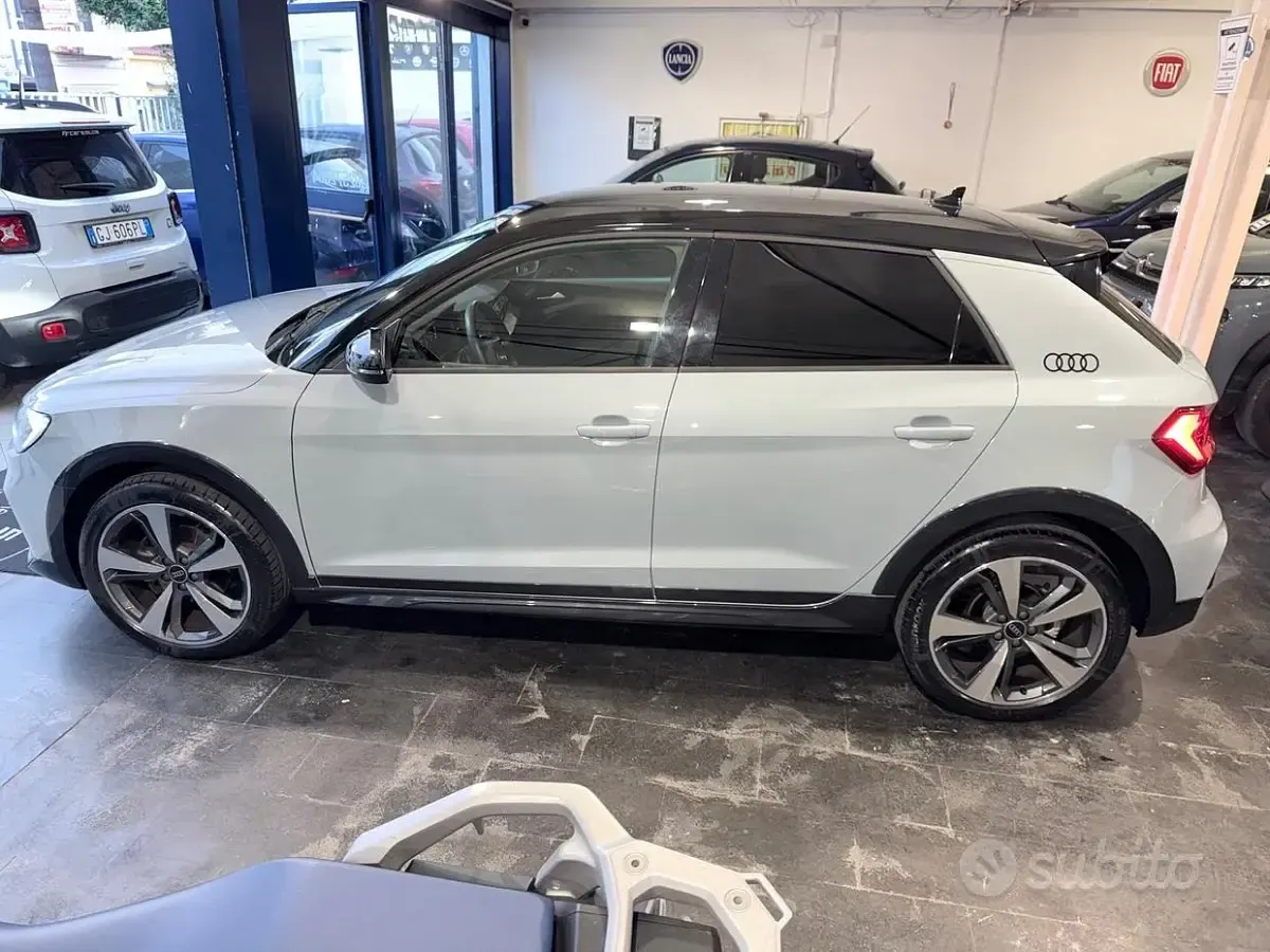 Usata Audi A1 116 CV (85 kW) 2024 Grigio SUV