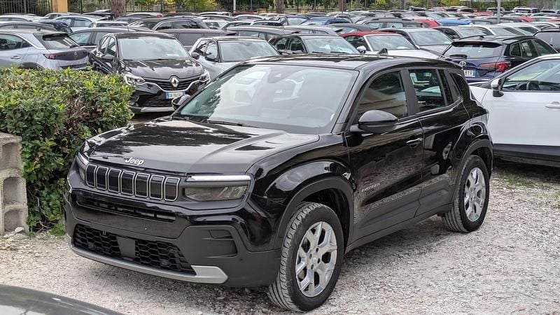 Usata Jeep Avenger Altitude 101 CV (74 kW) 2024 Nero SUV