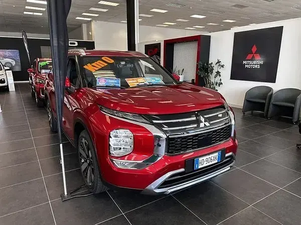 Usata Mitsubishi Outlander P-HEV Intense 306 CV (225 kW) 2026 SUV