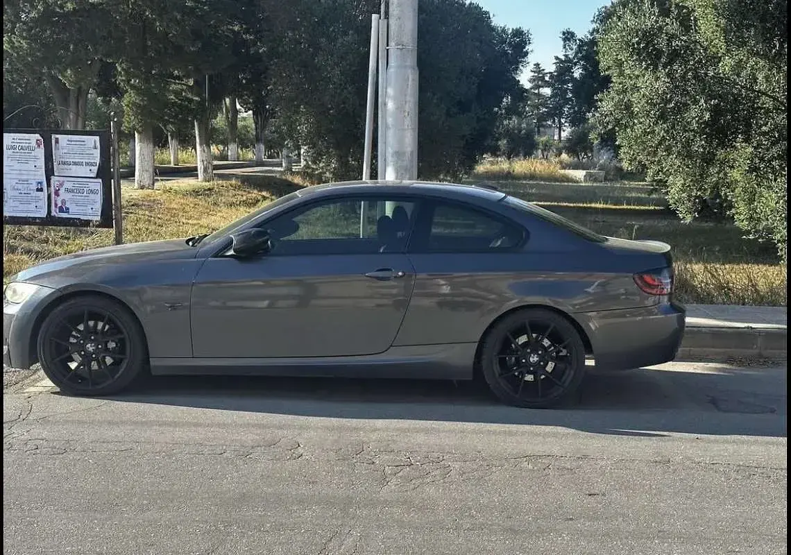 Usata BMW 320 177 CV (130 kW) 2009 Grigio Coupé