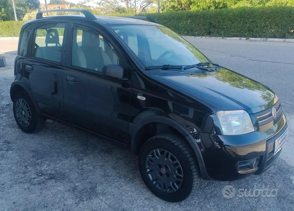 Usata Fiat Panda 4x4 Climbing 69 CV (50 kW) 2007 Nero Utilitaria