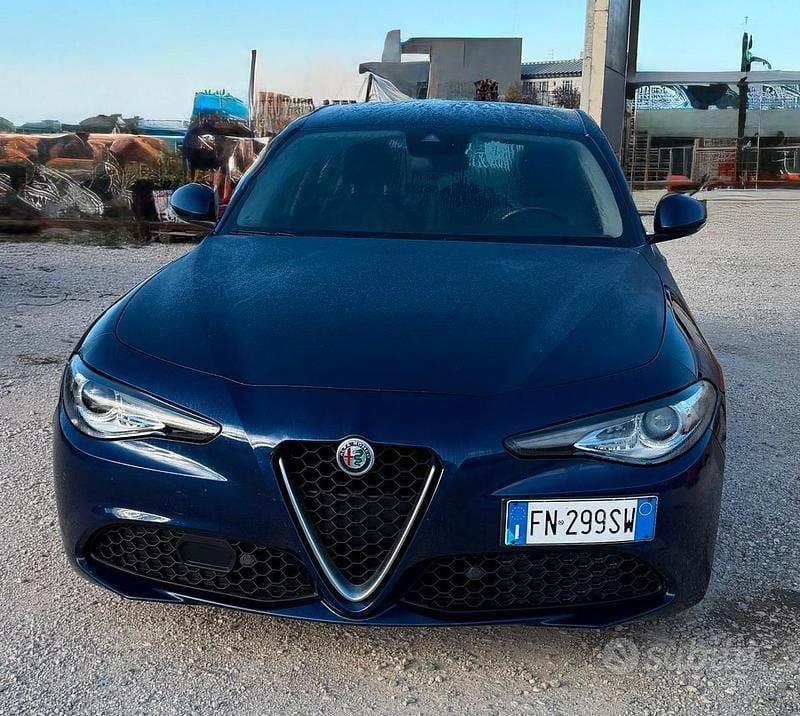 Usata Alfa Romeo Giulia 150 CV (110 kW) 2018 Blu/azzurro Berlina