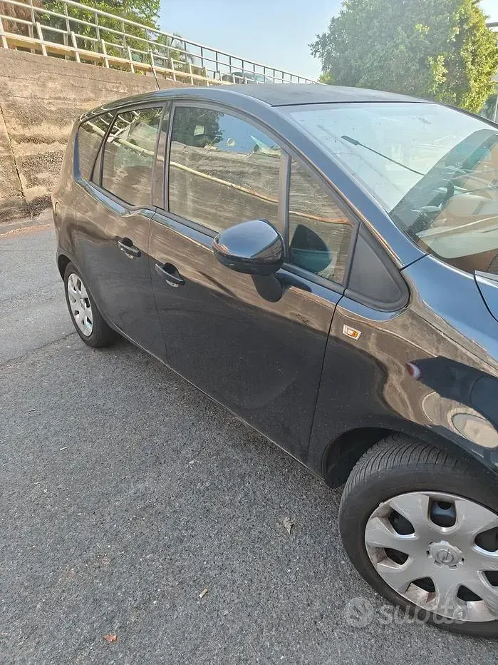Usata Opel Meriva 110 CV (80 kW) 2011 Nero Monovolume