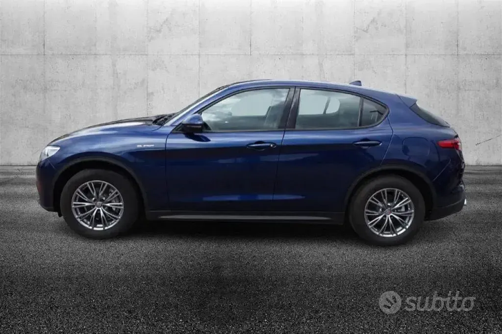 Usata Alfa Romeo Stelvio Super 201 CV (147 kW) 2021 Blu/azzurro SUV