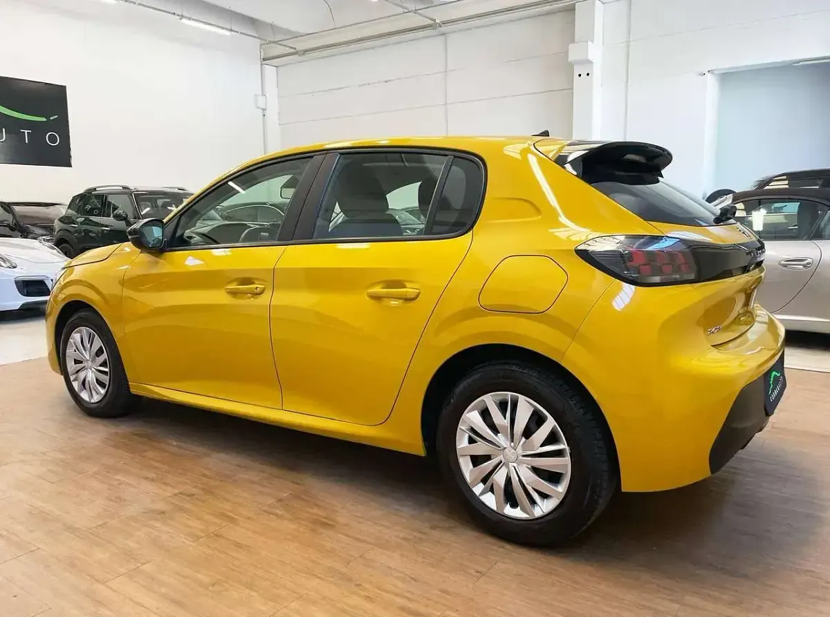 Usata Peugeot 208 Active 75 CV (55 kW) 2023 Giallo Utilitaria