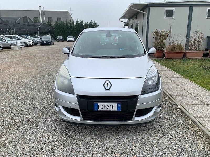 Usata Renault Scénic III Luxe 110 CV (80 kW) 2010 Grigio Monovolume