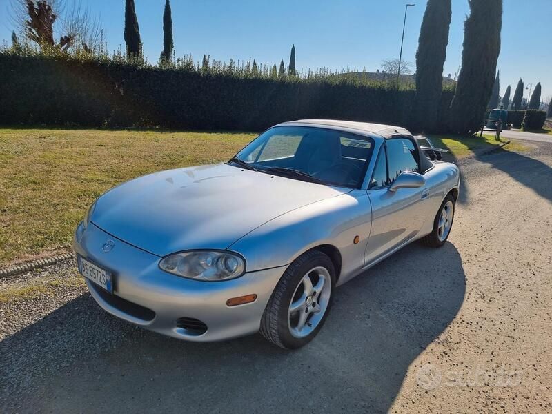 Grigio Usata 2001 Mazda MX5 Cabrio | 10.200 € - Immagine 1/4