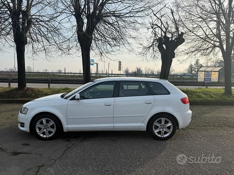 Usata Audi A3 Ambition 105 CV (77 kW) 2011 Bianco Utilitaria