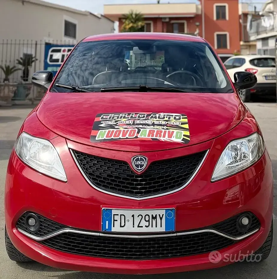 Begagnad Lancia Ypsilon 84 HK (61 kW) 2016 Röd Halvkombi