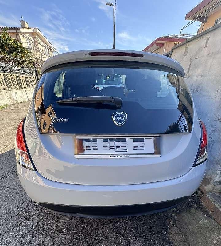 Usata Lancia Ypsilon 69 CV (50 kW) 2018 Grigio Utilitaria