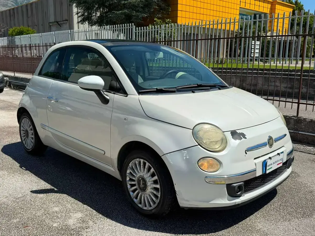 Usata Fiat 500 Lounge 75 CV (55 kW) 2008 Bianco Utilitaria
