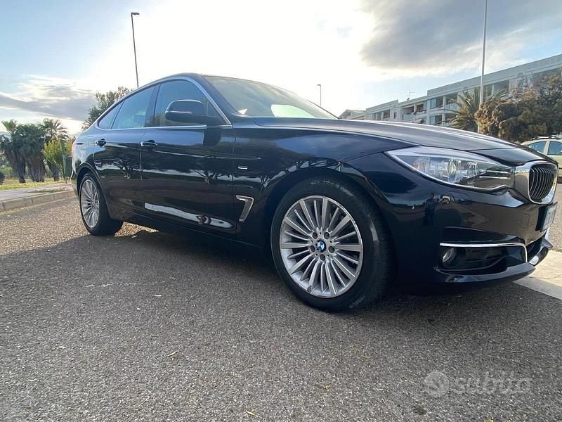 Usata BMW 320 Gran Turismo Luxury Line 184 CV (135 kW) 2015 Blu Utilitaria