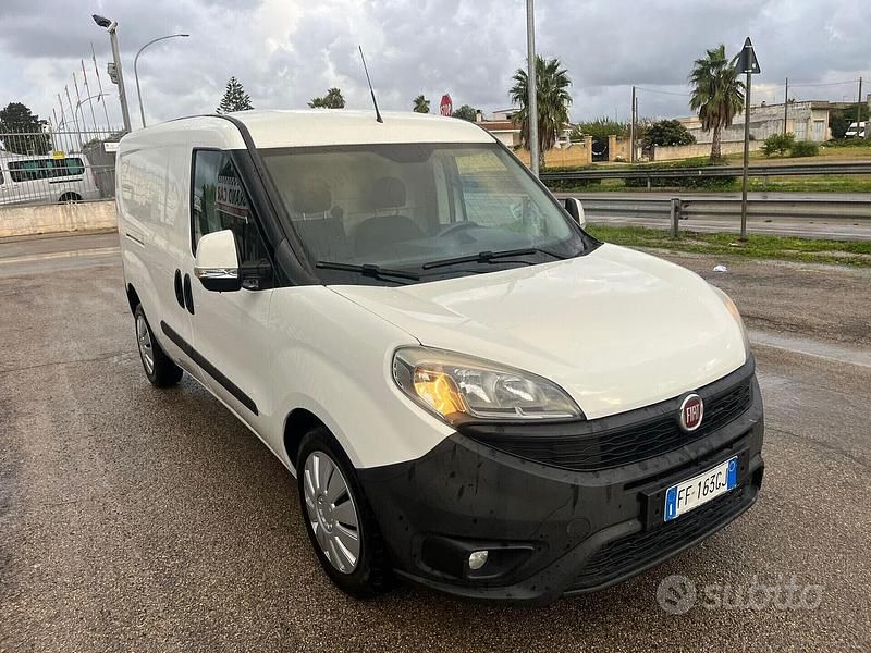 Usata Fiat Doblò 104 CV (76 kW) 2016 Bianco Monovolume