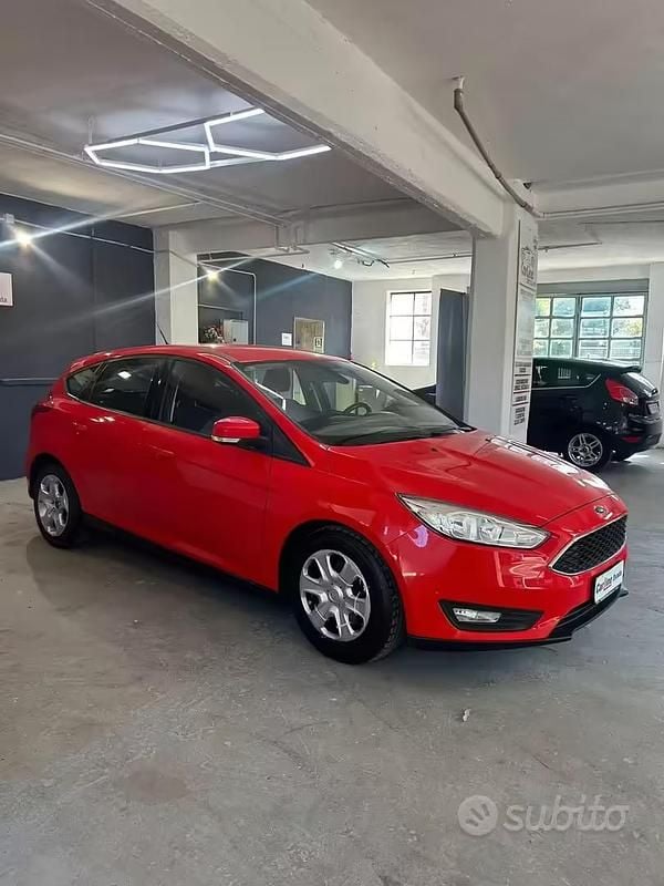 Usata Ford Focus 100 CV (73 kW) 2016 Rosso Berlina