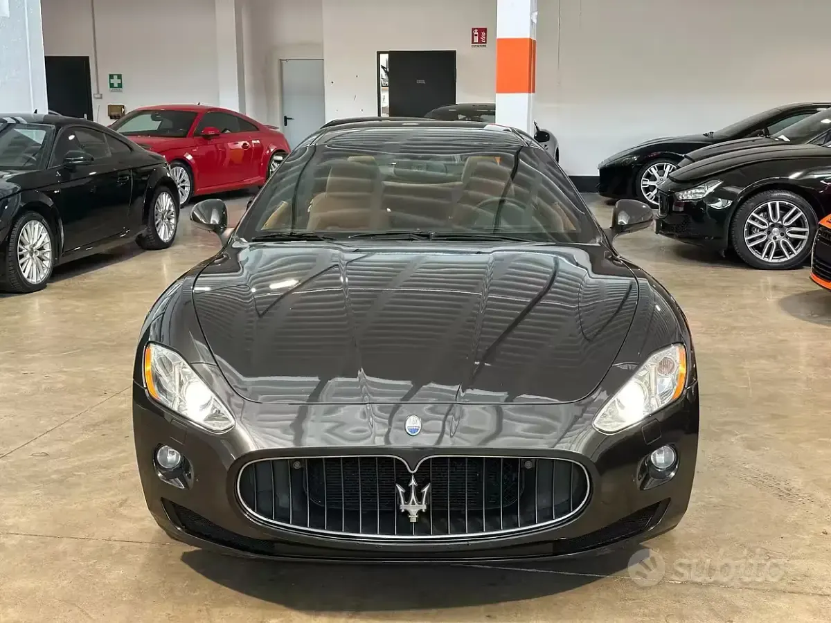 Usata Maserati Granturismo 405 CV (297 kW) 2009 Grigio Coupé