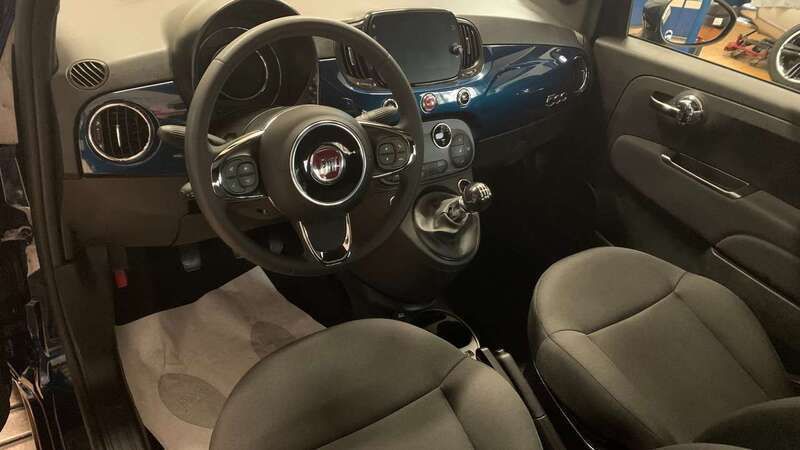 Usata Fiat 500 Dolcevita 69 CV (50 kW) 2024 Blu/azzurro Utilitaria