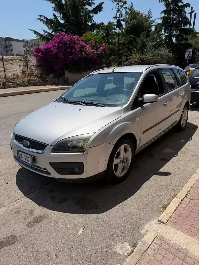 Usata Ford Focus S 90 CV (66 kW) 2006 Grigio Station wagon