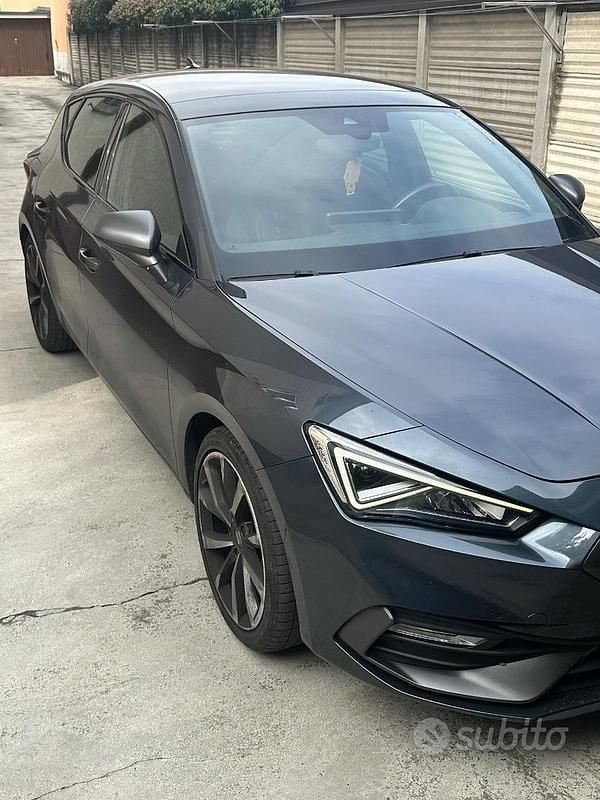 Usata Seat Leon FR 150 CV (110 kW) 2020 Grigio Berlina