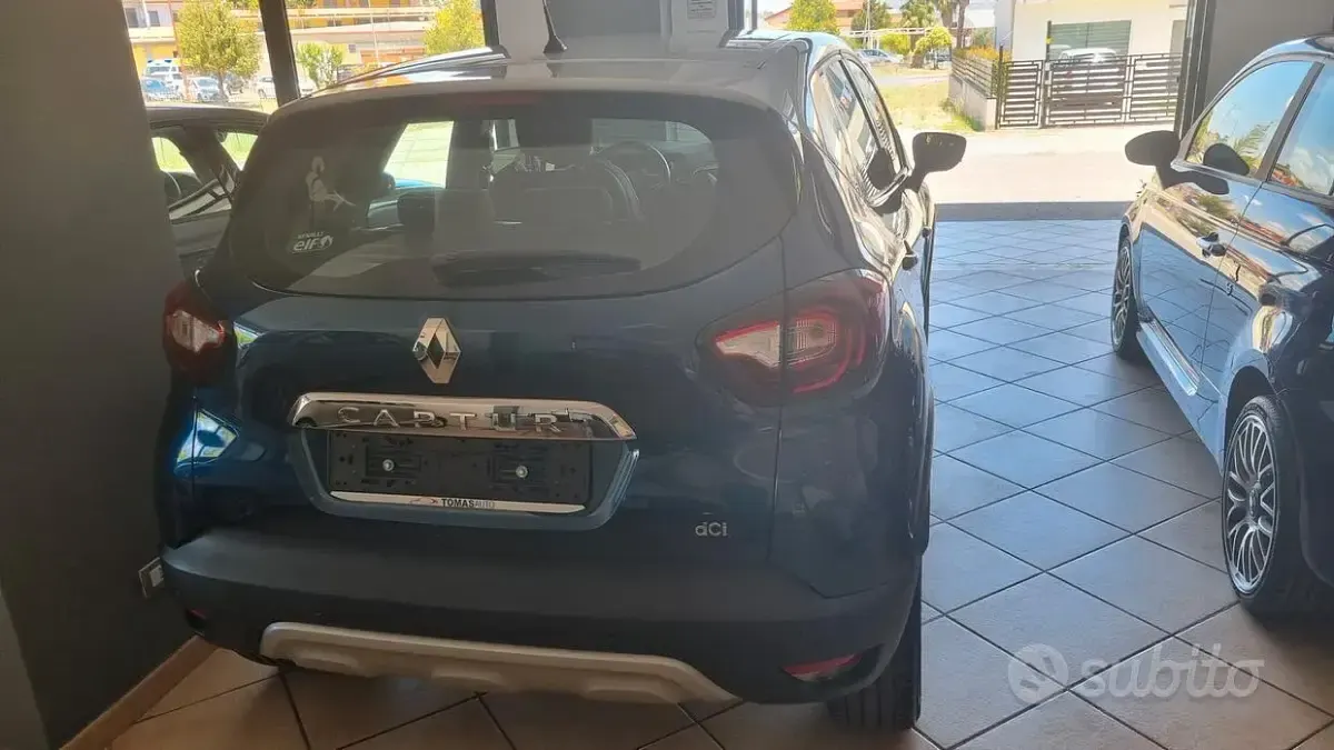 Usata Renault Captur Intens 110 CV (80 kW) 2017 Bluazzurro SUV