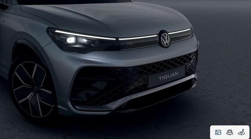 Nuova VW Tiguan R-line Plus 150 CV (110 kW) 2026 Dolomite silver metallizzato SUV