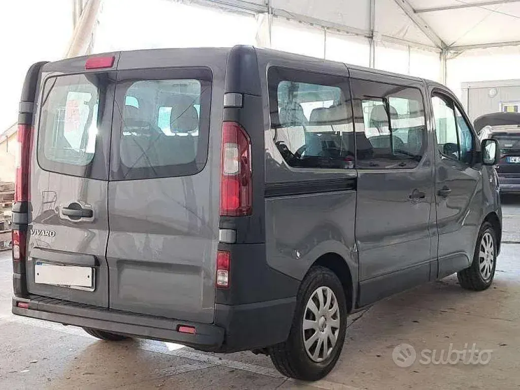Usata Opel Vivaro 95 CV (69 kW) 2016 Grigio Monovolume