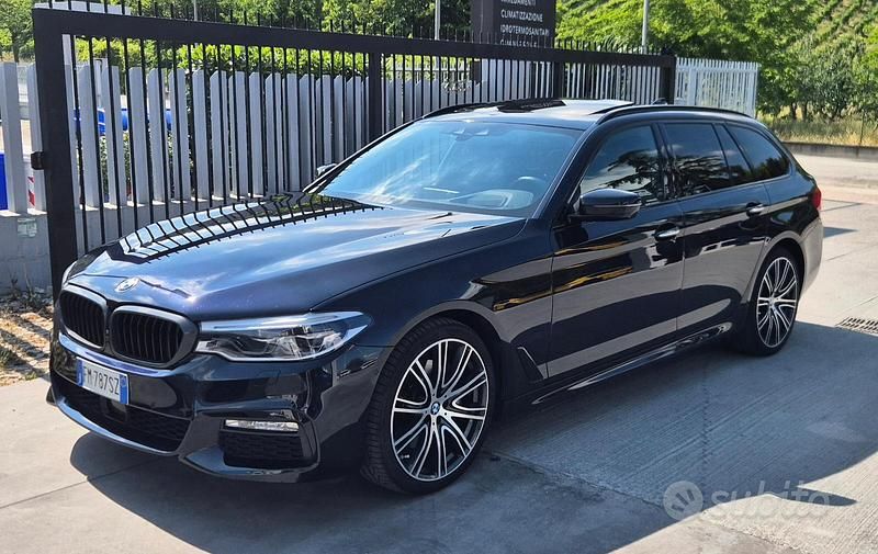 Blu/azzurro Usata 2017 BMW 530 Efficient Dynamics Station wagon | 26.000 € - Immagine 1/4
